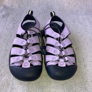 Girl’s Keen Newport Sport Sandals Light Purple Size 4 Comfort Hiking walking